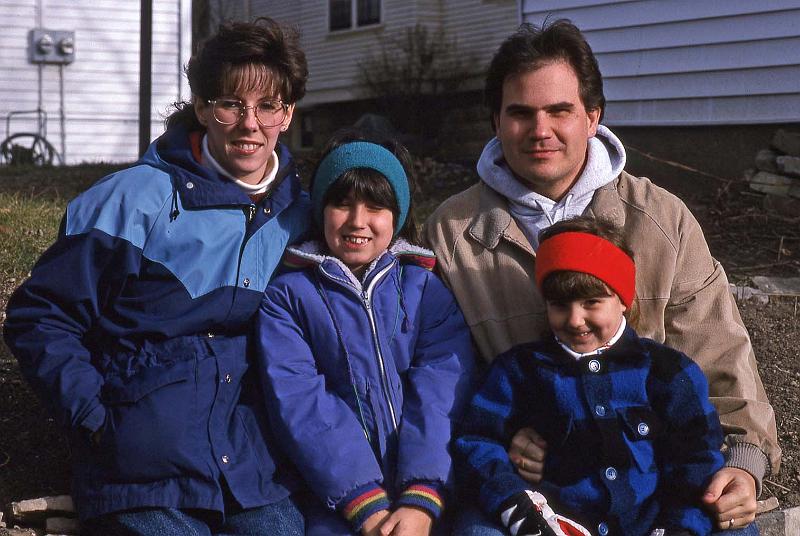 1993-11 Peggy Kirsten Kaitlin Kent Reed Milwaukee 3.jpg